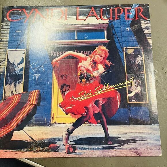 Cyndi Lauper: She's So Unusual 33 1/3 Record LP 1983 Excellent Condition - Picture 1 of 8